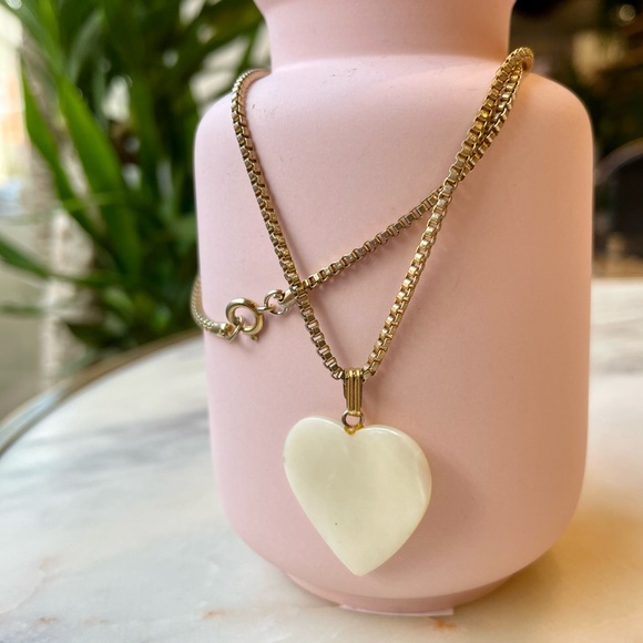 🤍 Heart Necklace - Picture 10 of 11